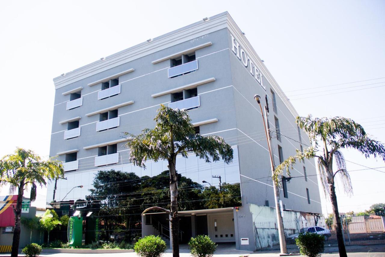 Bombonato Hotel - Facil Acesso Ao Aeroporto E Parque De Exposicoes Abcz Uberaba Buitenkant foto